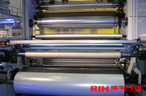 機(jī)械式無桿氣缸應(yīng)用飛刀裝置 機(jī)械式無桿氣缸應(yīng)用飛刀裝置